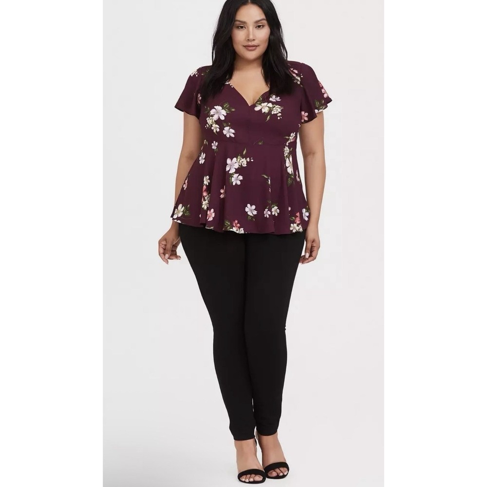 Torrid Babydoll Tunic Top Floral V Neck Flutter Sleeves Women's Size 6 Raspberry